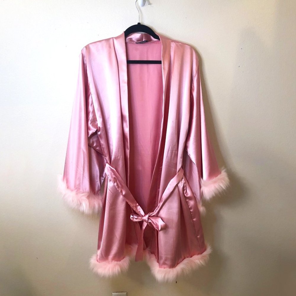 BOOHOO Pink Satin Kimono Robe Fluffy Sleeves Women's US. 10